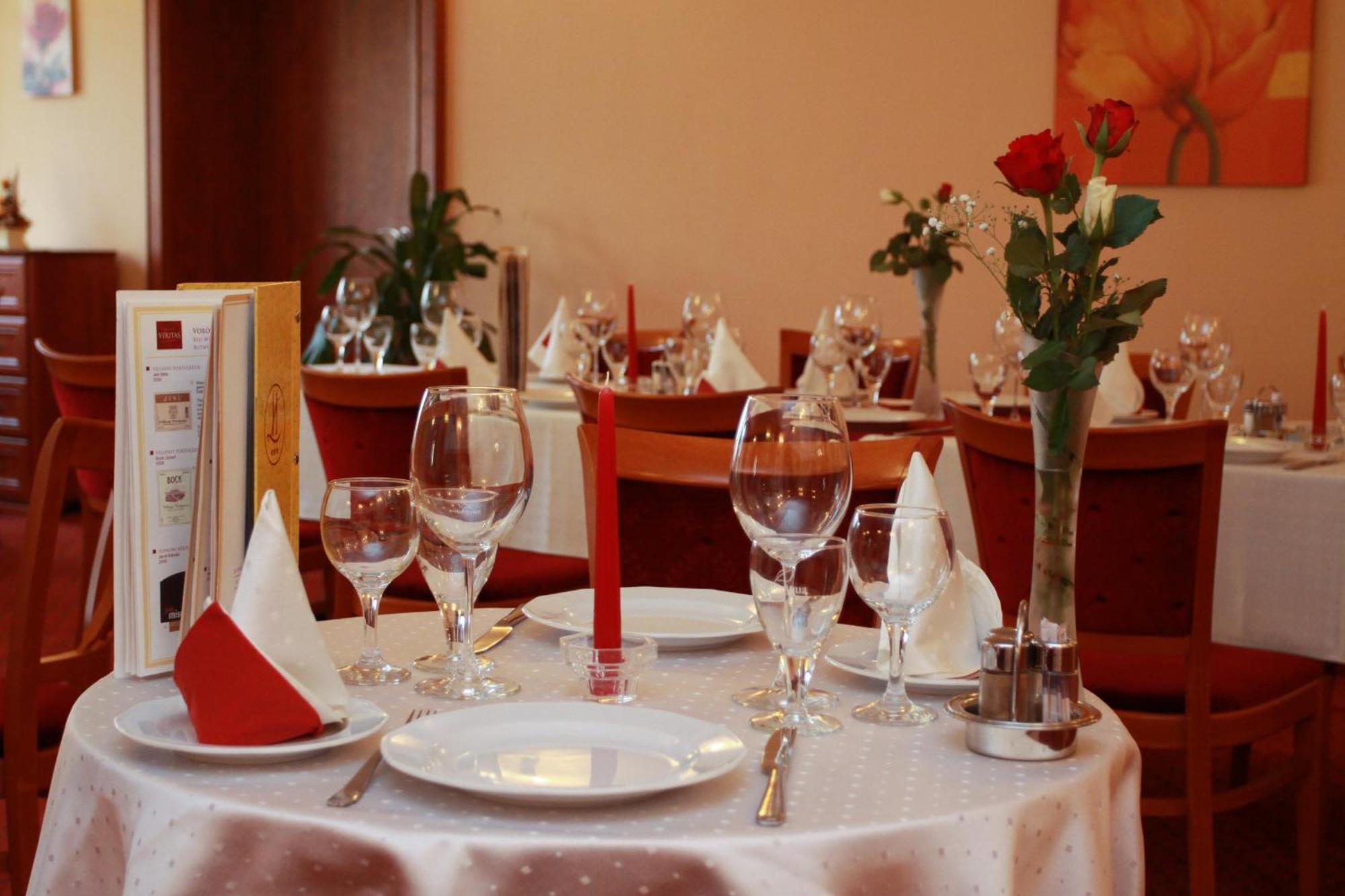 Hotel Lukacs Superior Казинцбарцика Экстерьер фото