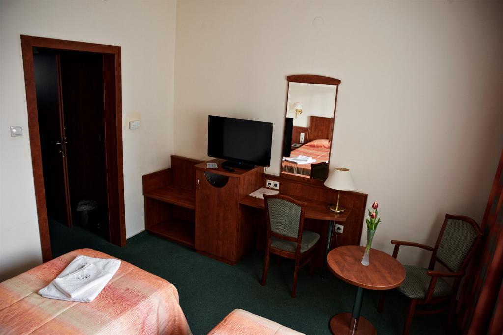 Hotel Lukacs Superior Казинцбарцика Экстерьер фото