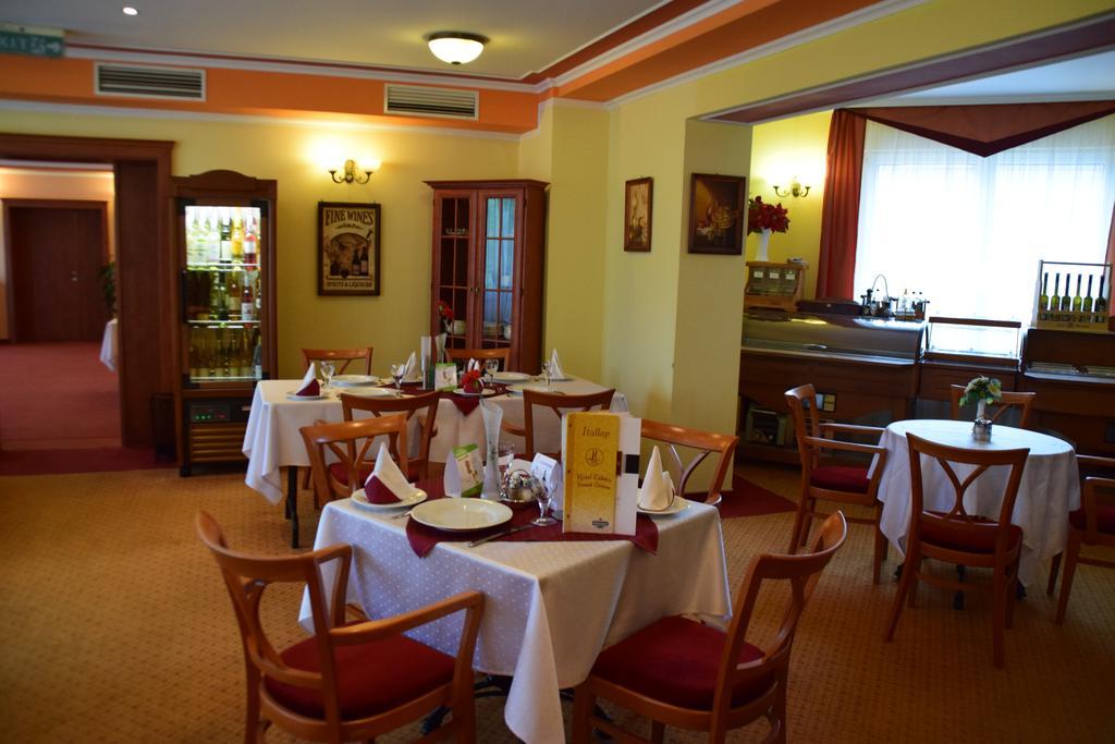 Hotel Lukacs Superior Казинцбарцика Экстерьер фото