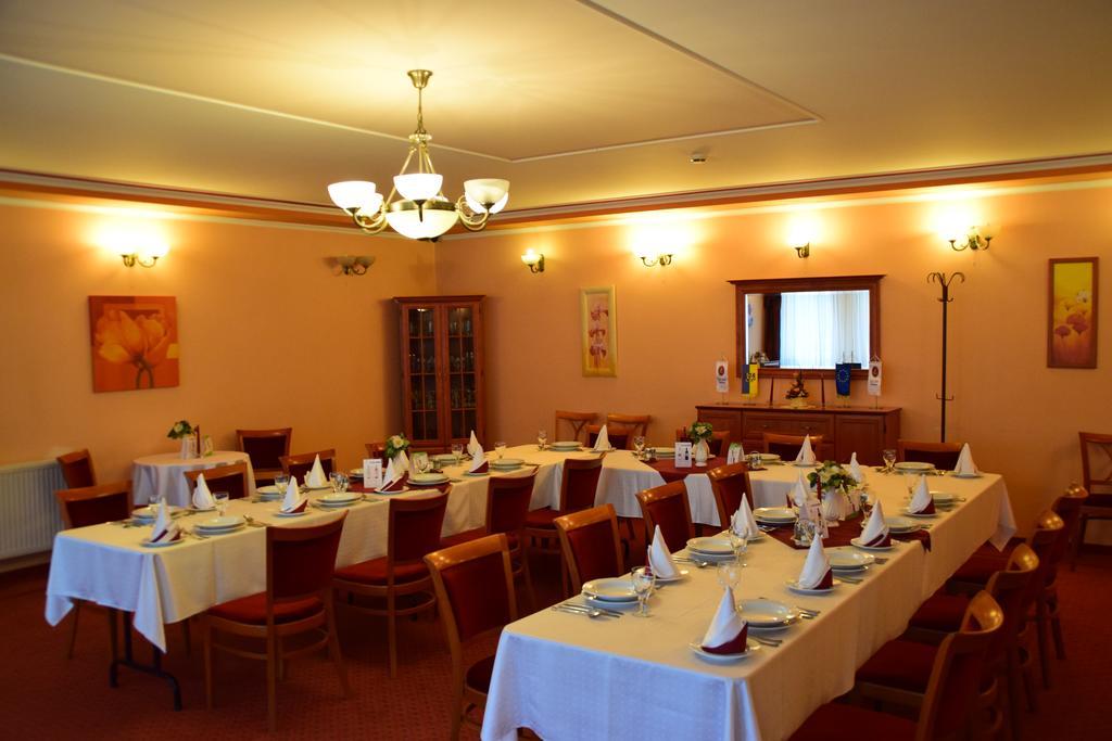 Hotel Lukacs Superior Казинцбарцика Экстерьер фото