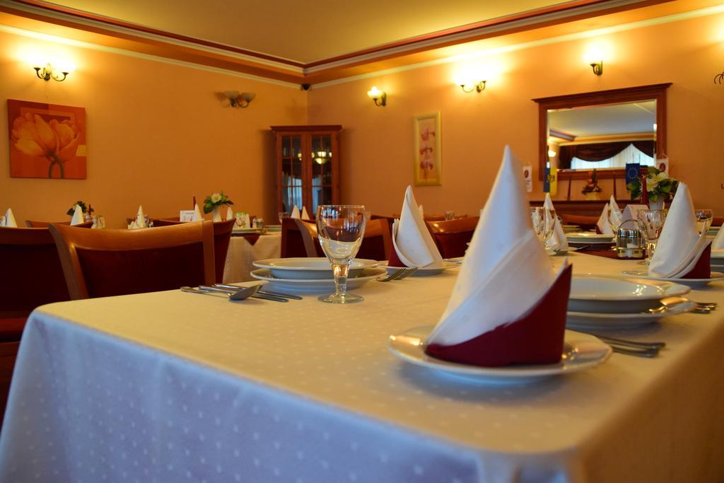 Hotel Lukacs Superior Казинцбарцика Экстерьер фото