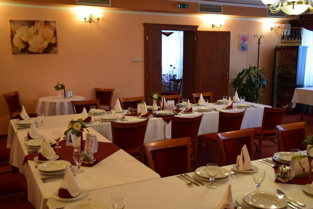 Hotel Lukacs Superior Казинцбарцика Экстерьер фото