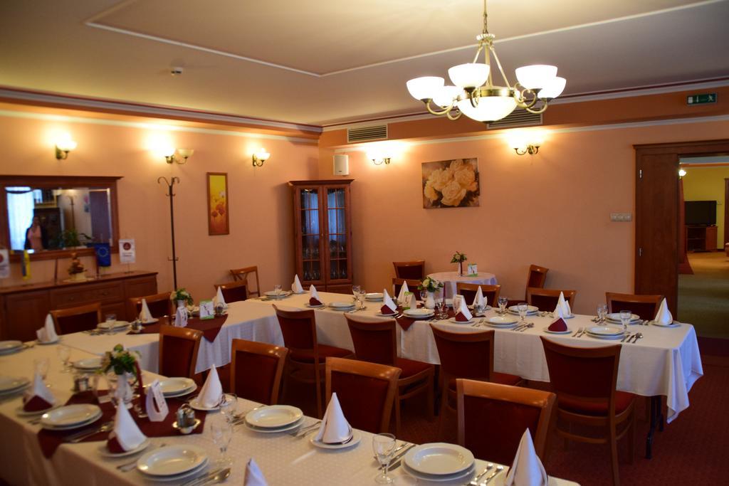 Hotel Lukacs Superior Казинцбарцика Экстерьер фото