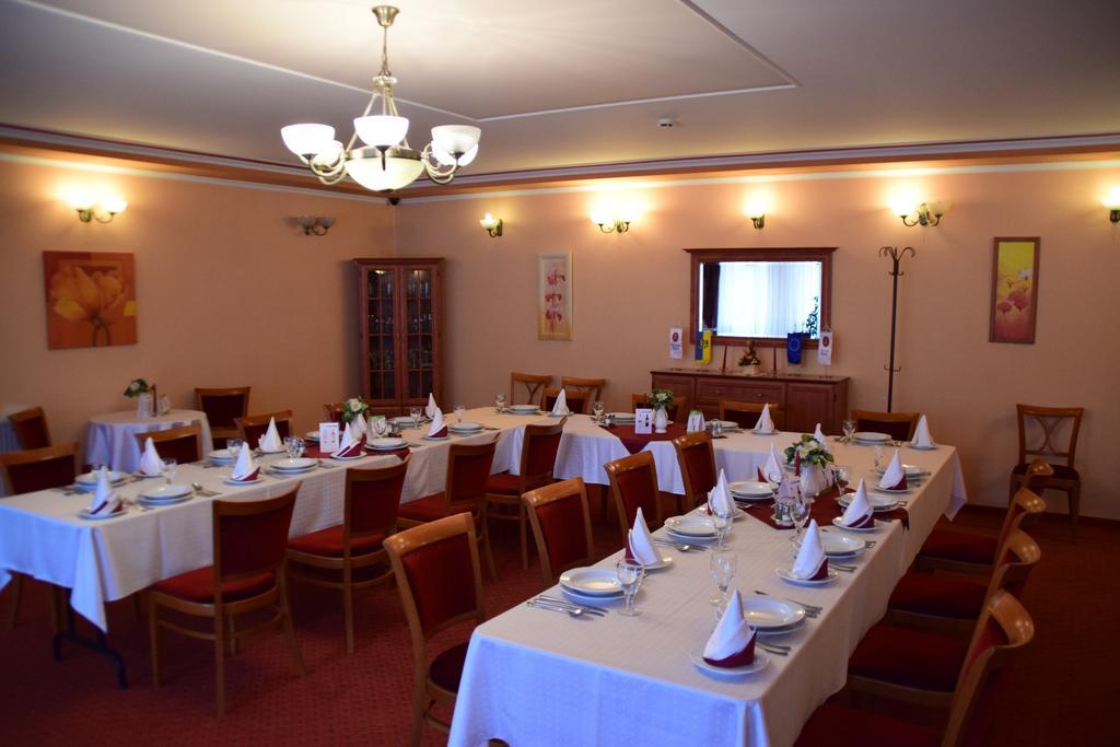 Hotel Lukacs Superior Казинцбарцика Экстерьер фото