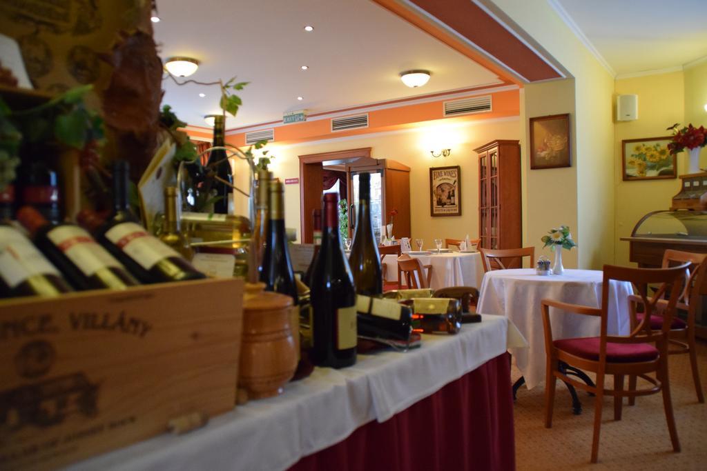 Hotel Lukacs Superior Казинцбарцика Экстерьер фото