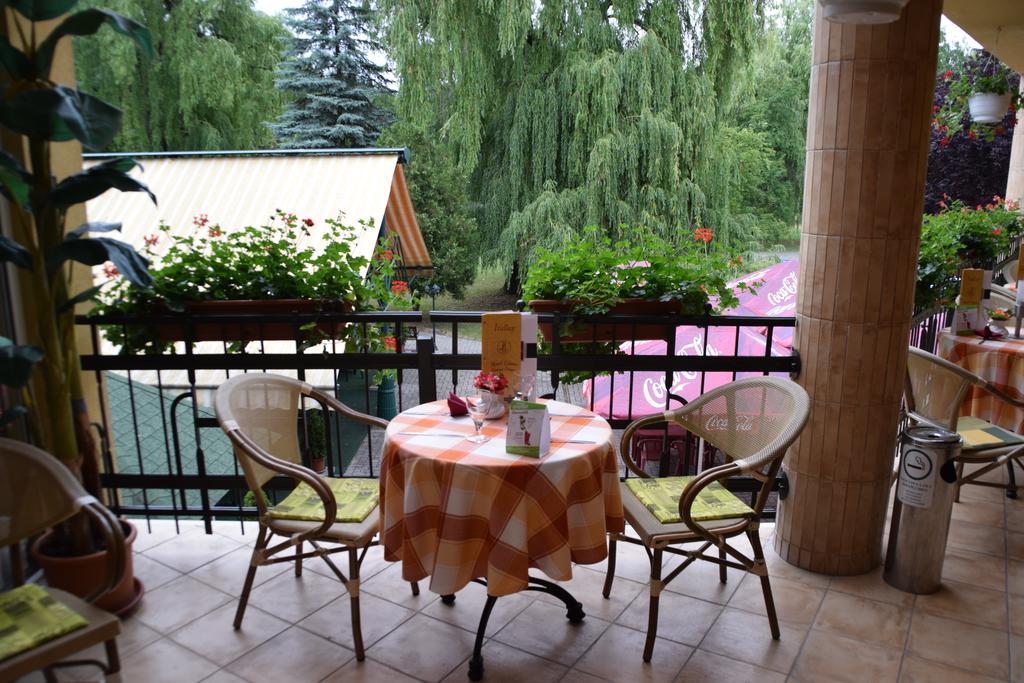 Hotel Lukacs Superior Казинцбарцика Экстерьер фото